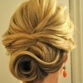 Легкая прическа на короткие волосы Легкая прическа на короткие волосы