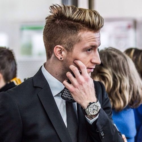 Прическа Марко Ройса - фото 2022