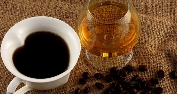 Маска для волос с коньяком и кофе для окрашивания Маска для волос с коньяком и кофе для окрашивания