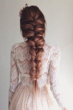 Прически на выпускной 2022 – топ самых красивых причесок на вечер