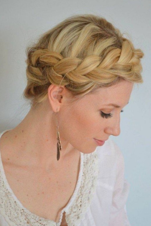 Прически с косами на средние волосы Прически с косами на средние волосы