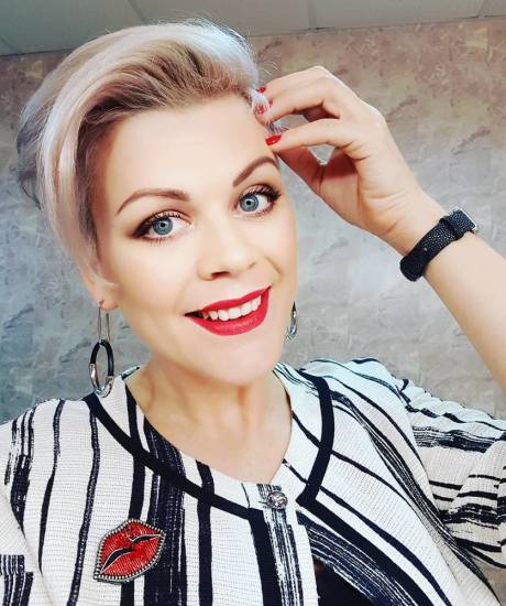 Стрижка Сабины Пандус - фото прически со всех сторон