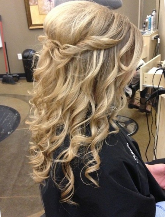 Прически на выпускной на средние волосы Прически на выпускной на средние волосы