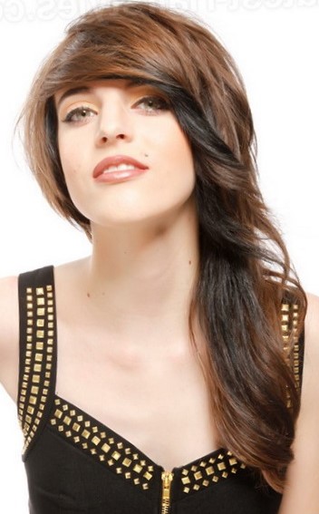 Асимметричная женская стрижка на длинные волосы Асимметричная женская стрижка на длинные волосы