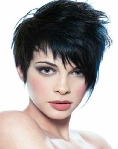 Модные короткие стрижки для девушек Модные короткие стрижки для девушек