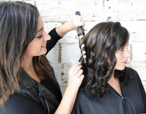 Прически с локонами на средние волосы Прически с локонами на средние волосы