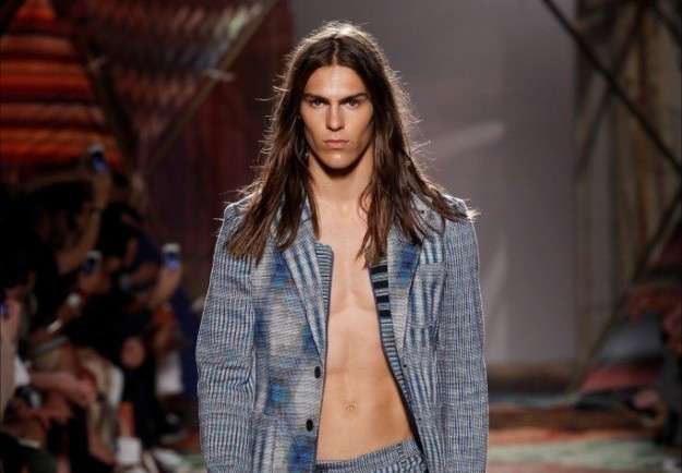 мужские прически с длинными волосами мужские прически с длинными волосами