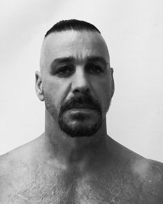 Как называется прическа Тилля Линдеманна - фото