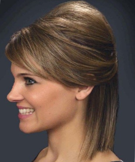 Прически на каре с челкой и начесом Прически на каре с челкой и начесом