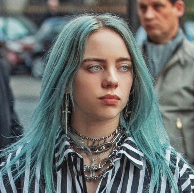 Прически Билли Айлиш - все эксперименты с волосами певицы