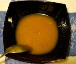 Маска для волос желток+коньяк+мед Маска для волос желток+коньяк+мед