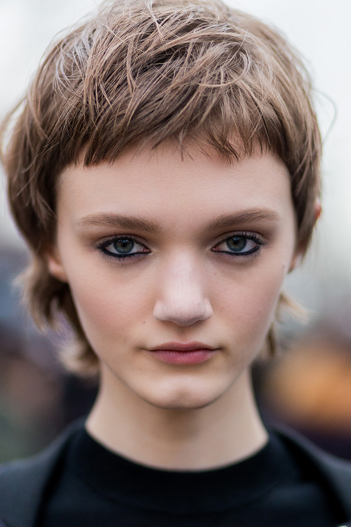 Виды стрижек Каскад на коротких волосах с челкой и без нее