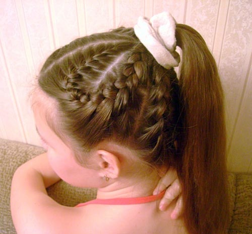 прически на длинные волосы для девочек прическа цветик-семицветик — похожую на цветочек с округлыми лепестками
