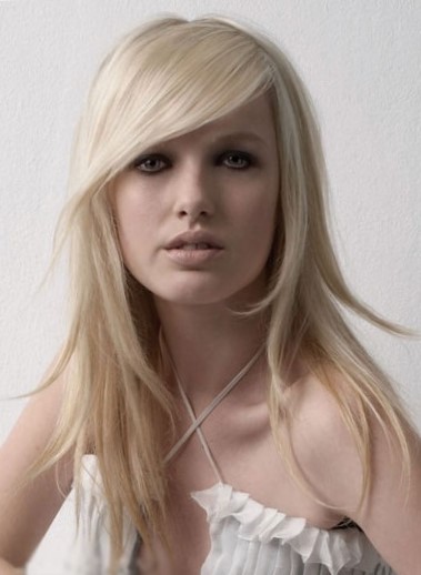 Стрижка на длинные волосы придающая объем - каскад Стрижка на длинные волосы придающая объем - каскад