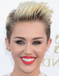 Короткие стрижки на тонкие волосы для объема Короткие стрижки на тонкие волосы для объема