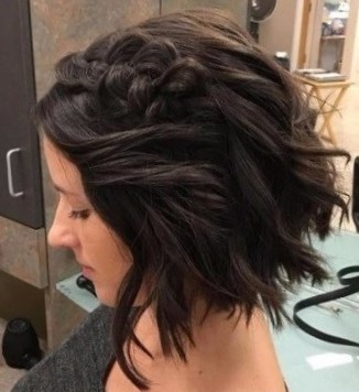 Прически на стрижку каре с косами Прически на стрижку каре с косами