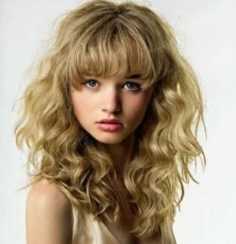 химическая завивка на длинные волосы крупными локонами химическая завивка на длинные волосы крупными локонами