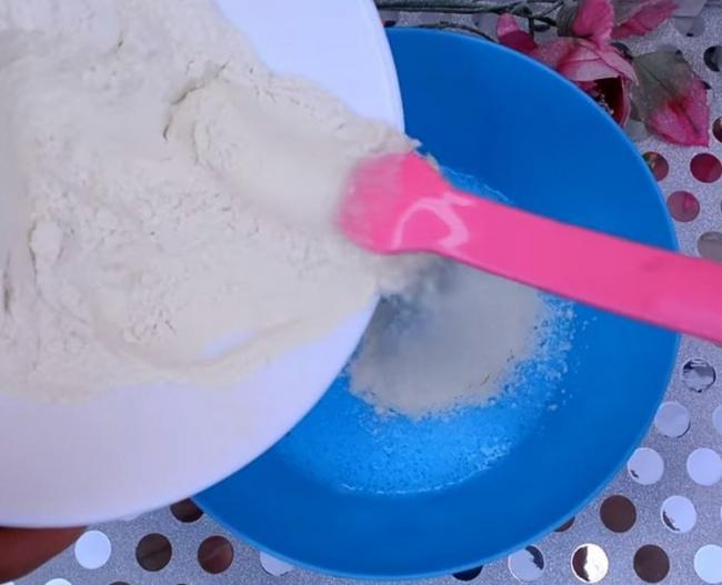 С мукой и шампунем