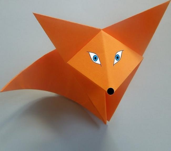 Бумажная лиса – отличный и легкий вариант поделки для детей