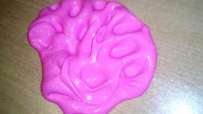 Игрушка на клеевой основе