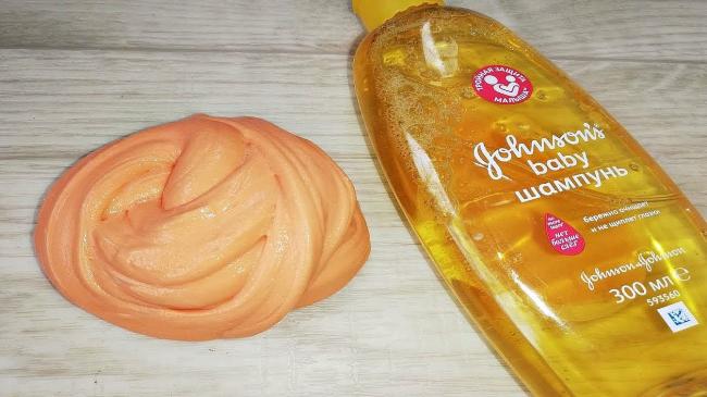 Лизун из муки и шампуня