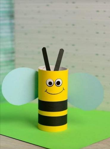 Поделка из цветной бумаги