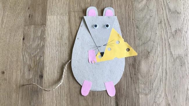 Аппликация мышонка с сыром