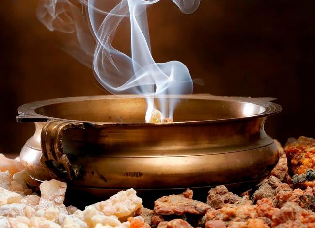 Окуривание ладаном – простой и эффективный способ чистки любого предмета