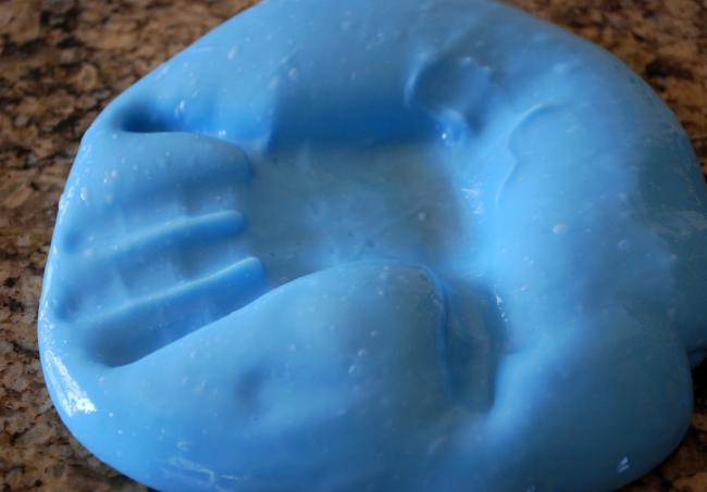 Лизун из спрея будет отличаться повышенной густотой