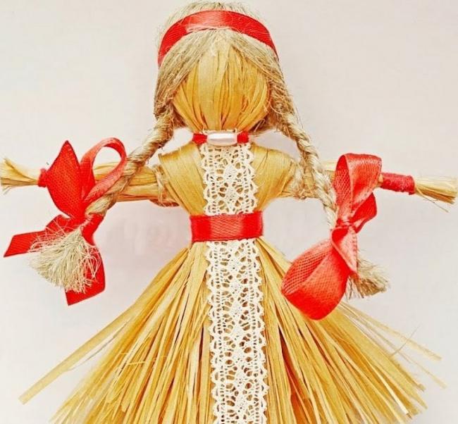 Кукла на традиционный славянский праздник, выполненная из соломы