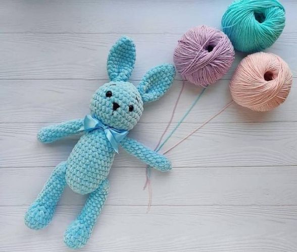 Плюшевая пряжа очень нежная и бархатистая