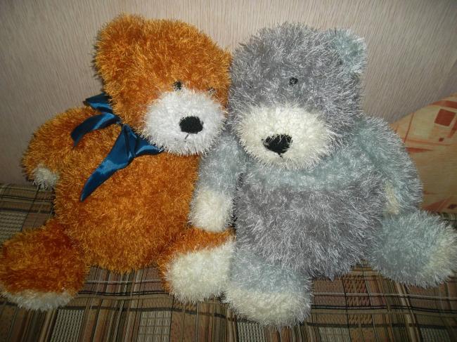 Вязаные мишки из пряжи «травка»