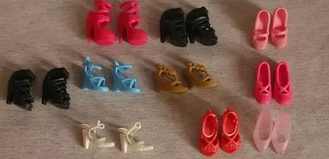 Обувь для куклы выполняют в том числе своими руками
