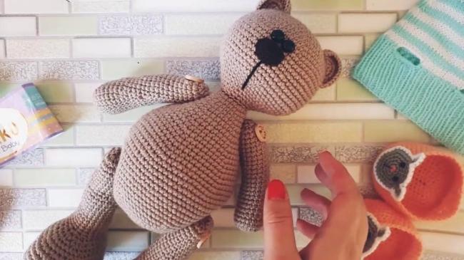 Туловище по форме будет напоминать грушу