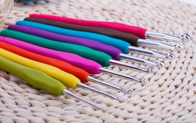 От используемого крючка в том числе зависят внешний вид изделия, его плотность и долговечность