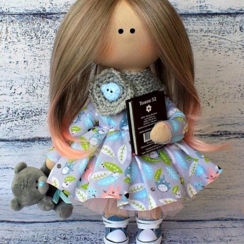 Для пошива лучше выбрать ткань натурального цвета, чтобы куколка выглядела естественно