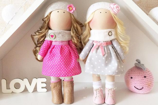 Кукла Снежка украсит любой интерьер и будет радовать взрослых и детей