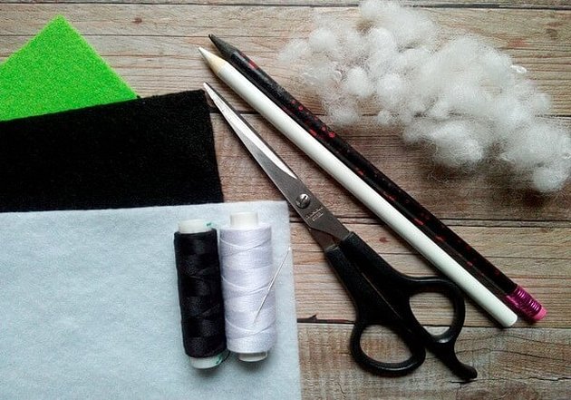 Минимальный комплект необходимых для работы инструментов и материалов