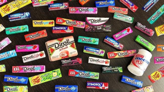 Из жевательной резинки делают простые, но красивые слаймы