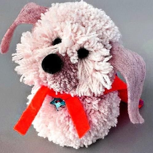 В зависимости от толщины пряжи игрушка получится большой или маленькой