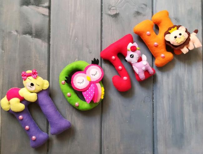 Животные с буквами из фетра