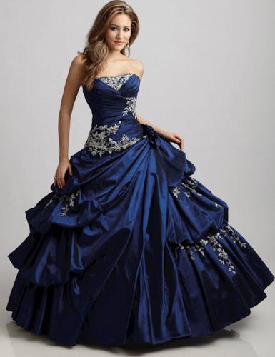 Модель бального платья