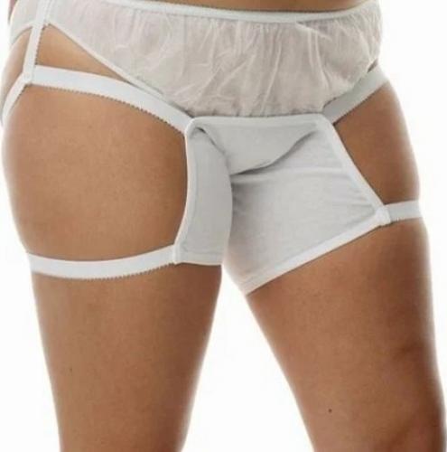 Прокладка ткани между ног