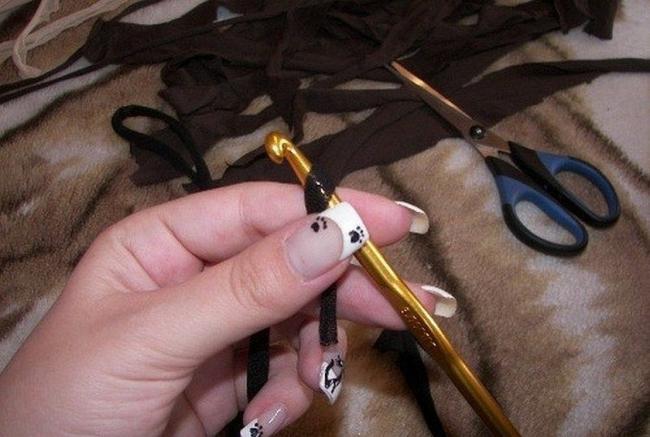 Примерно так смотрятся нитки из капрона