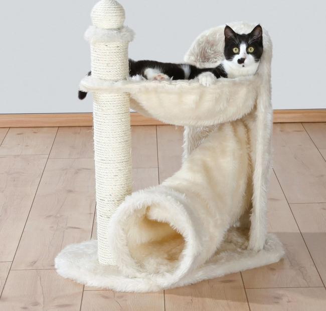 Лежанка, которая оборудована когтеточкой