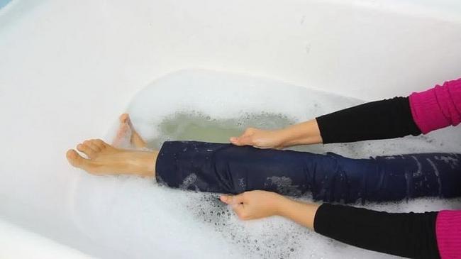 С первого раза получится растянуть брюки-стрейч