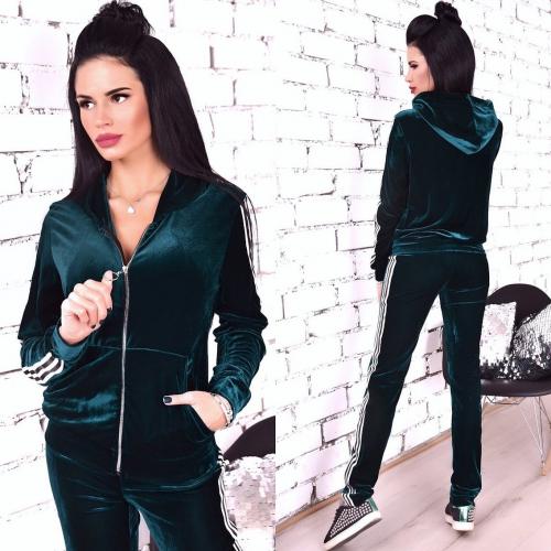 Бархатный костюм женский