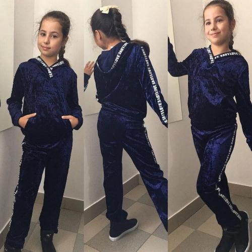 Спортивный костюм для девочки из бархата