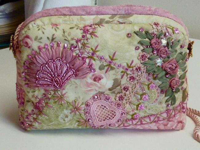 Клатч из ткани с вышивкой
