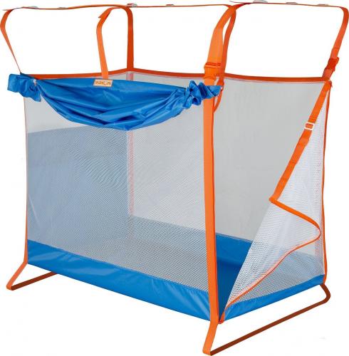 Родителям настоятельно рекомендуется использование манежей для обеспечения безопасности